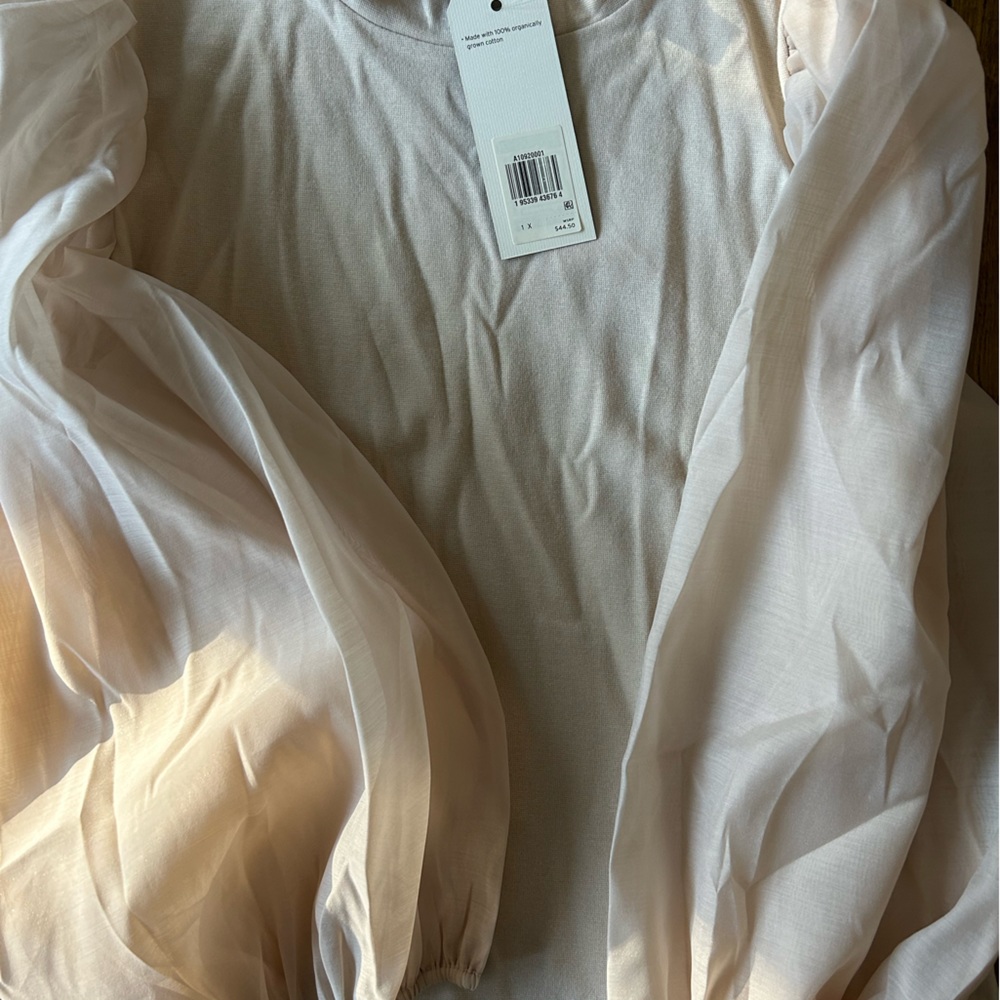 Cream puff sleeve blouse